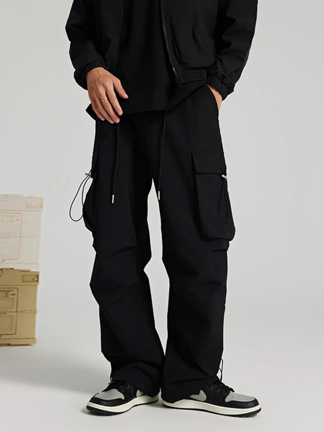 Men's Wide Leg Pants with Cargo Pockets